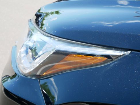 Used 2017 Toyota Highlander Limited Platinum AWD/4WD image 16