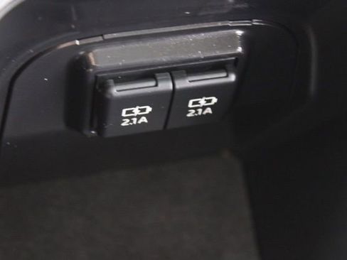 Used 2019 Toyota RAV4 Limited image 48