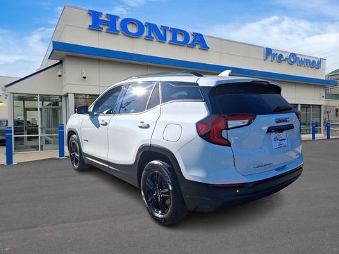 Used 2022 GMC Terrain AT4 image 6