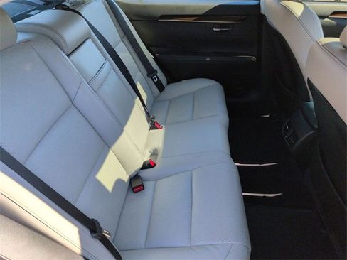 Used 2013 Lexus ES 350 w/ Luxury Pkg image 28