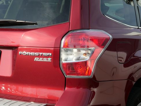Used 2015 Subaru Forester 2.5i Limited AWD/4WD image 8