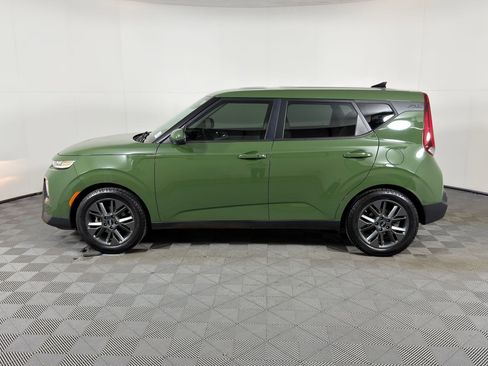 Used 2020 Kia Soul EX image 2