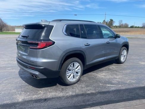 Used 2025 GMC Acadia Elevation w/ Elevation Premium Package image 4