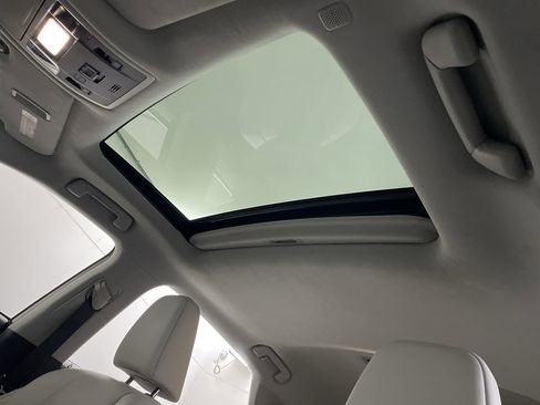 Used 2020 Lexus RX 450h AWD w/ Premium Package image 18