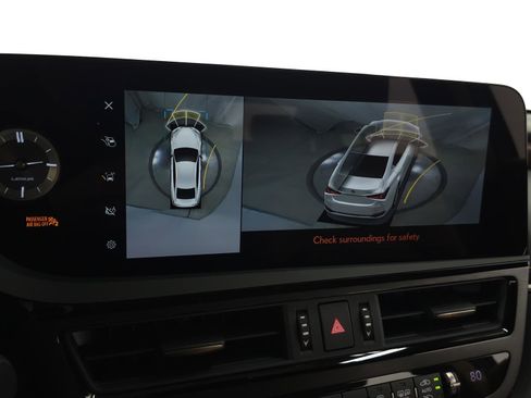 Certified 2025 Lexus ES 300h w/ Luxury Package image 30