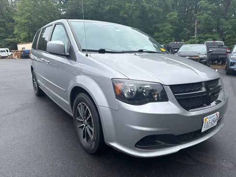 Used 2016 Dodge Grand Caravan SE FWD image 7