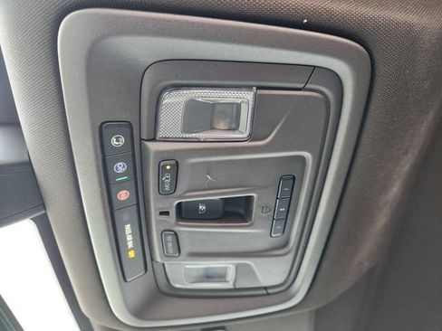 Used 2020 Chevrolet Silverado 1500 RST AWD/4WD image 26