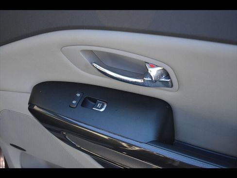 Used 2016 Kia Sedona SX image 37