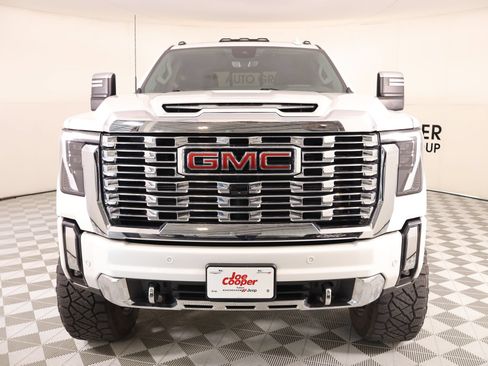 Used 2024 GMC Sierra 2500 Denali w/ Denali Reserve Package AWD/4WD image 9