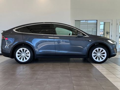 Used 2020 Tesla Model X Long Range AWD/4WD image 3
