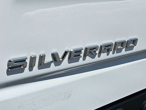 Used 2022 Chevrolet Silverado 1500 LT w/ Z71 Off-Road Package AWD/4WD image 24
