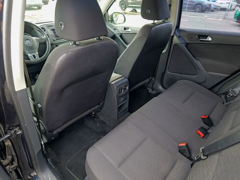 Used 2018 Volkswagen Tiguan Limited w/ Premium Package image 24