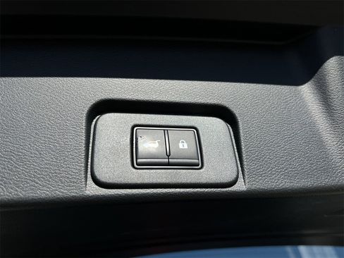 Certified 2025 Nissan Rogue SL image 26