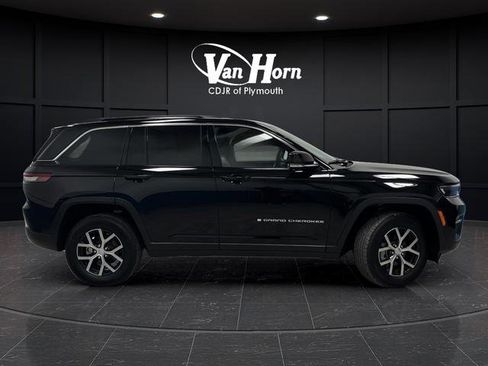 Used 2024 Jeep Grand Cherokee Limited image 2
