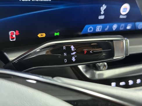 Used 2024 Cadillac Lyriq Luxury RWD image 24