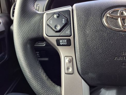 Used 2020 Toyota 4Runner SR5 Premium w/ Moonroof Package RWD image 16