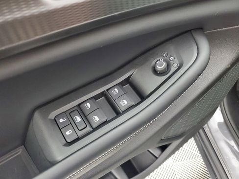 Used 2025 Jeep Grand Cherokee L Altitude image 29