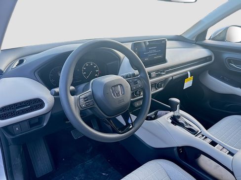New 2026 Honda HR-V LX image 9