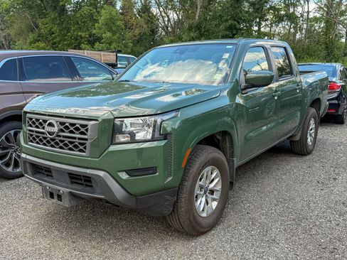 Used 2024 Nissan Frontier SV w/ Technology Package AWD/4WD image 3