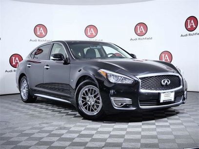 Used 2016 INFINITI Q70 L 5.6 w/ V8 Deluxe Technology Package