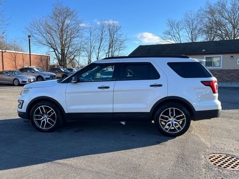 Used 2017 Ford Explorer Sport image 8