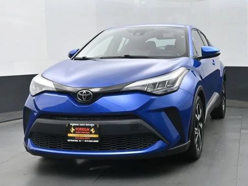 Used 2021 Toyota C-HR XLE FWD image 1