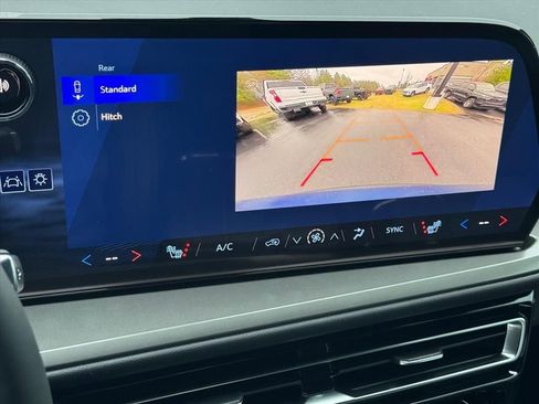 New 2026 Chevrolet Traverse LT w/ LPO, Floor Liner Package image 20