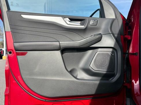 New 2025 Ford Escape SE w/ PHEV Premium Package image 10