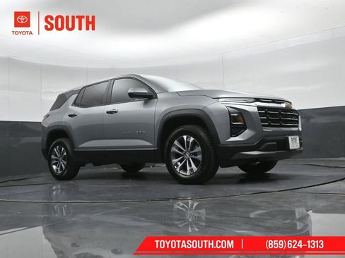 Used 2025 Chevrolet Equinox LT AWD/4WD image 39