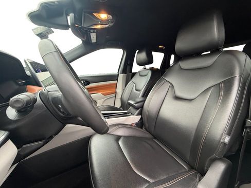 Used 2024 Jeep Compass Limited image 9