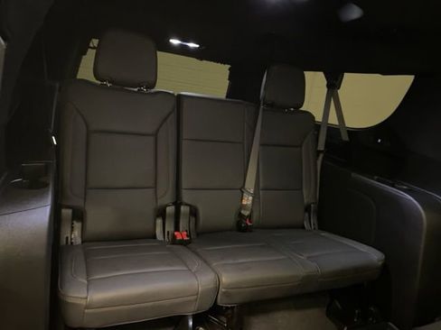Used 2025 Chevrolet Suburban High Country AWD/4WD image 25