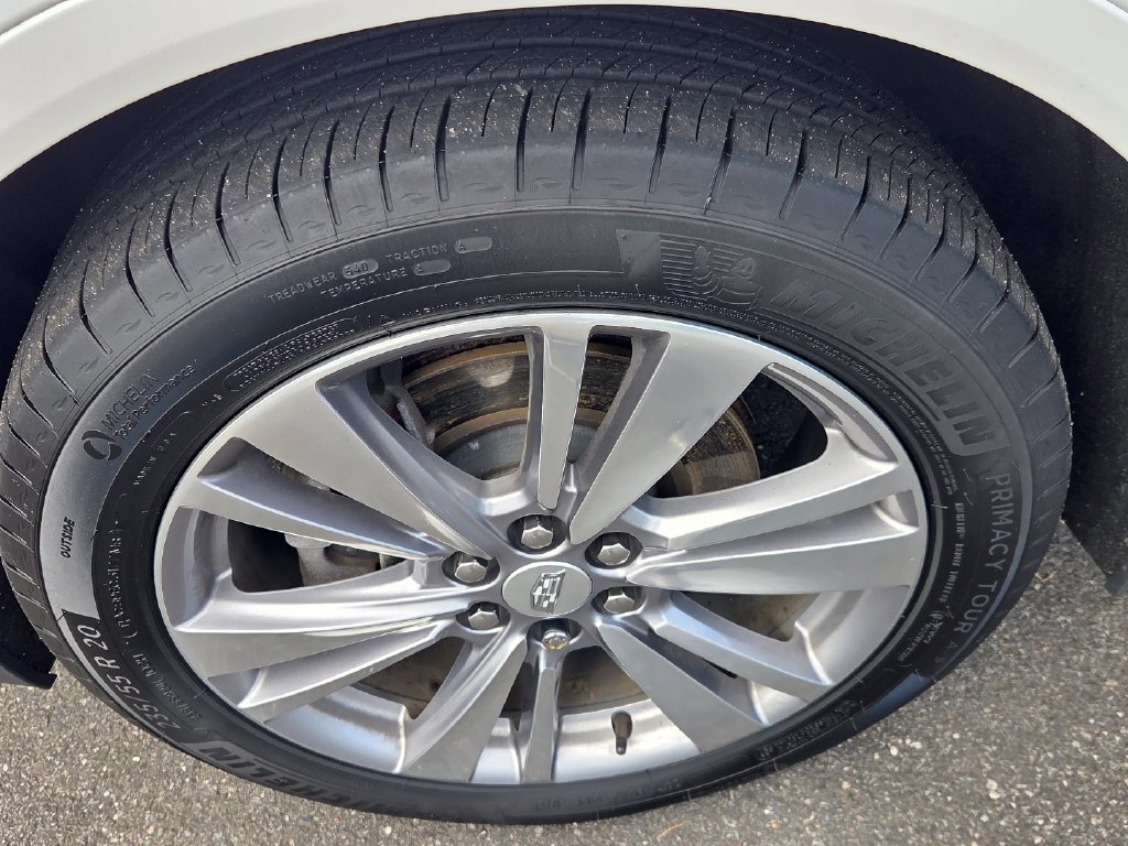Used 2024 Cadillac XT5 Premium Luxury w/ Technology Package AWD/4WD image 9