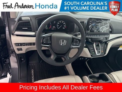 New 2026 Honda Odyssey Touring image 8