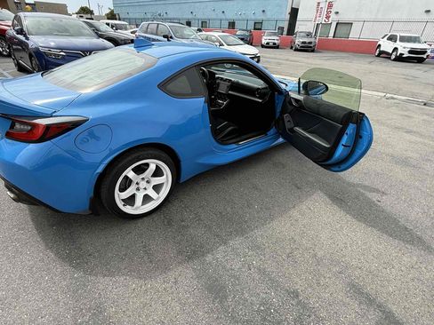 Used 2022 Toyota GR86 Premium RWD image 41