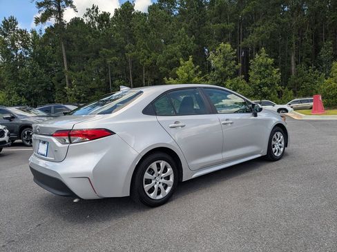 Used 2024 Toyota Corolla LE FWD image 4