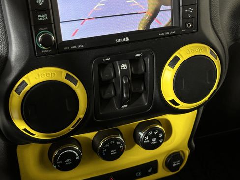 Used 2012 Jeep Wrangler Unlimited Sahara w/ Connectivity Group image 21