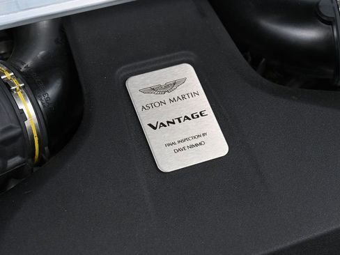 Used 2021 Aston Martin V8 Vantage Roadster RWD image 27