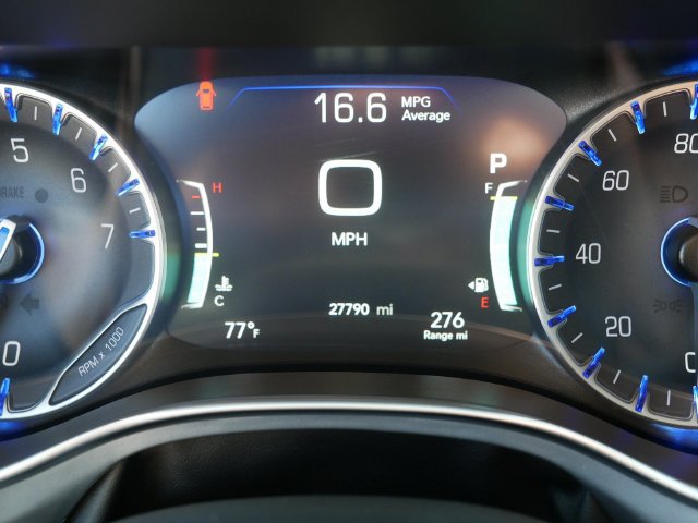 Used 2026 Chrysler Pacifica Limited FWD image 28