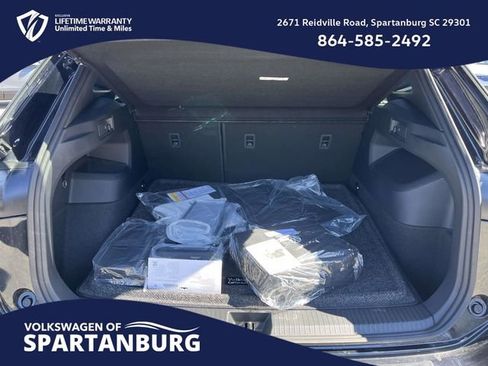 New 2026 Volkswagen Tiguan SEL R-Line image 9