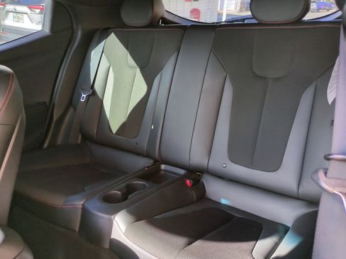 Used 2019 Hyundai Veloster 2.0 Premium image 13