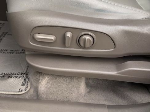 Used 2020 Chevrolet Traverse Premier image 18