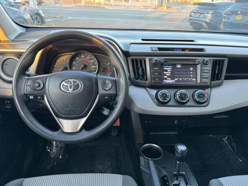 Used 2015 Toyota RAV4 LE AWD/4WD image 23