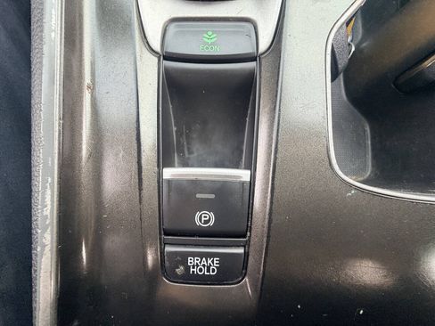 Used 2018 Honda Accord LX image 5