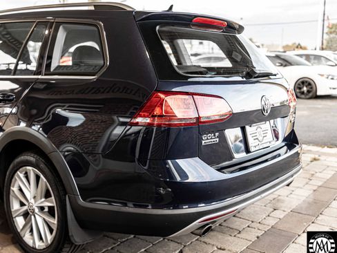 Used 2017 Volkswagen Golf Alltrack S image 14