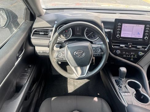 Used 2022 Toyota Camry LE FWD image 4