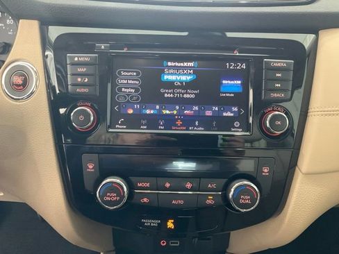 Used 2020 Nissan Rogue SL w/ Premium Package FWD image 15