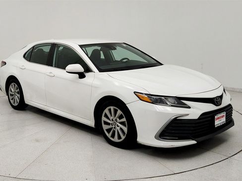 Certified 2023 Toyota Camry LE image 1