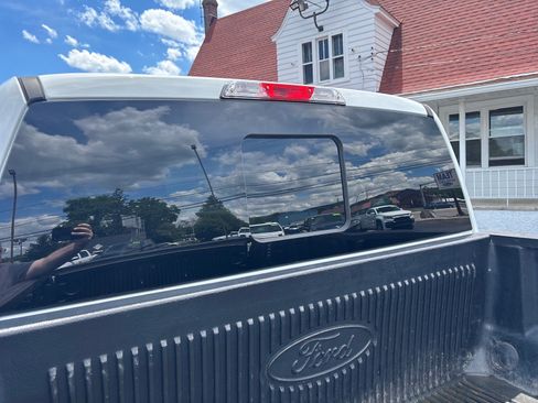 Used 2016 Ford F150 XLT w/ Equipment Group 302A Luxury AWD/4WD image 12
