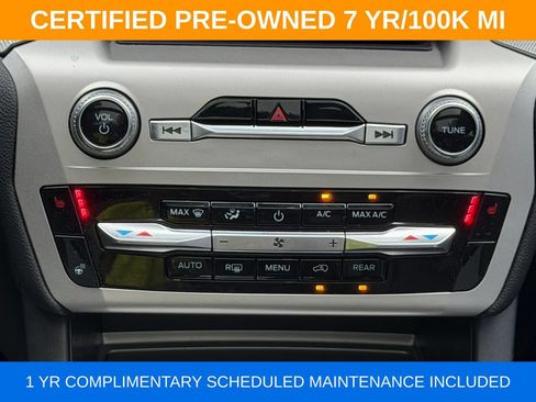 Used 2022 Ford Explorer XLT w/ Equipment Group 202A AWD/4WD image 14