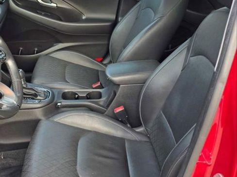 Used 2022 GMC Terrain SLE w/ Driver Convenience Package image 16